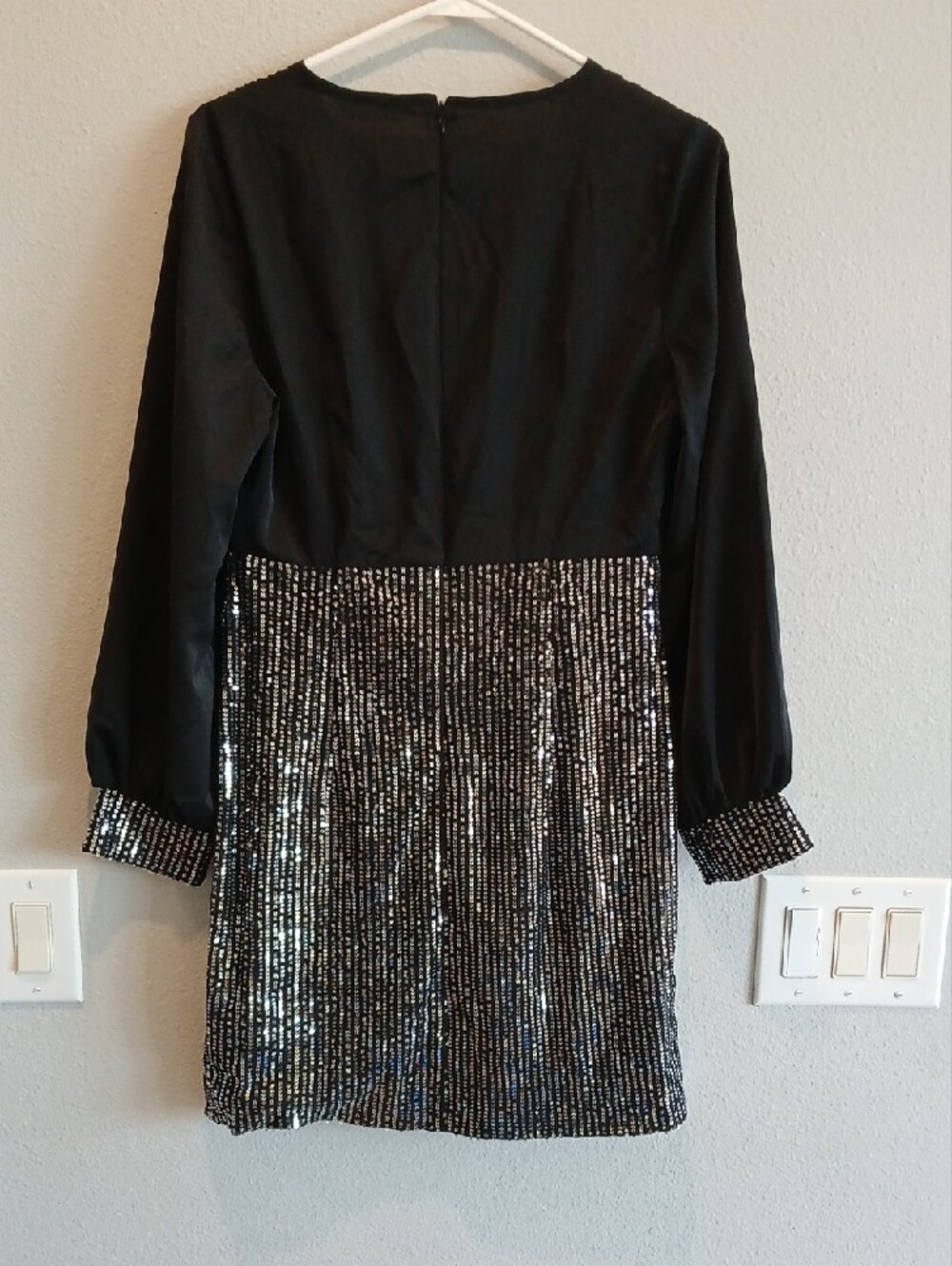 Medium Cupshe Black Long-Sleeve Sequin Waistband Mini Dress Party Holiday Silver - Picture 5 of 5